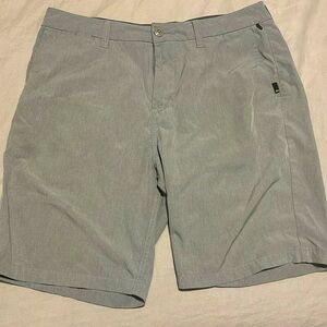 QuickSilverr Gray Shorts
Athletic/Dress